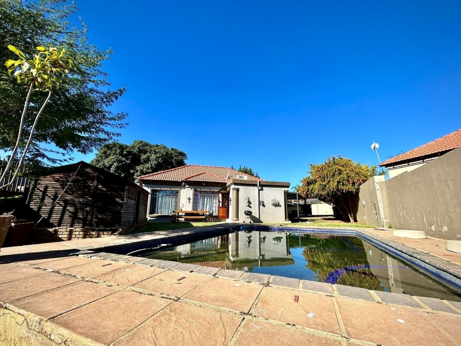3 Bedroom Property for Sale in Waterval East North West